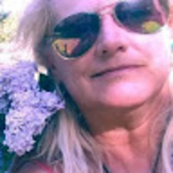 Meet your Posher, Dayna - Picture 1 of 1